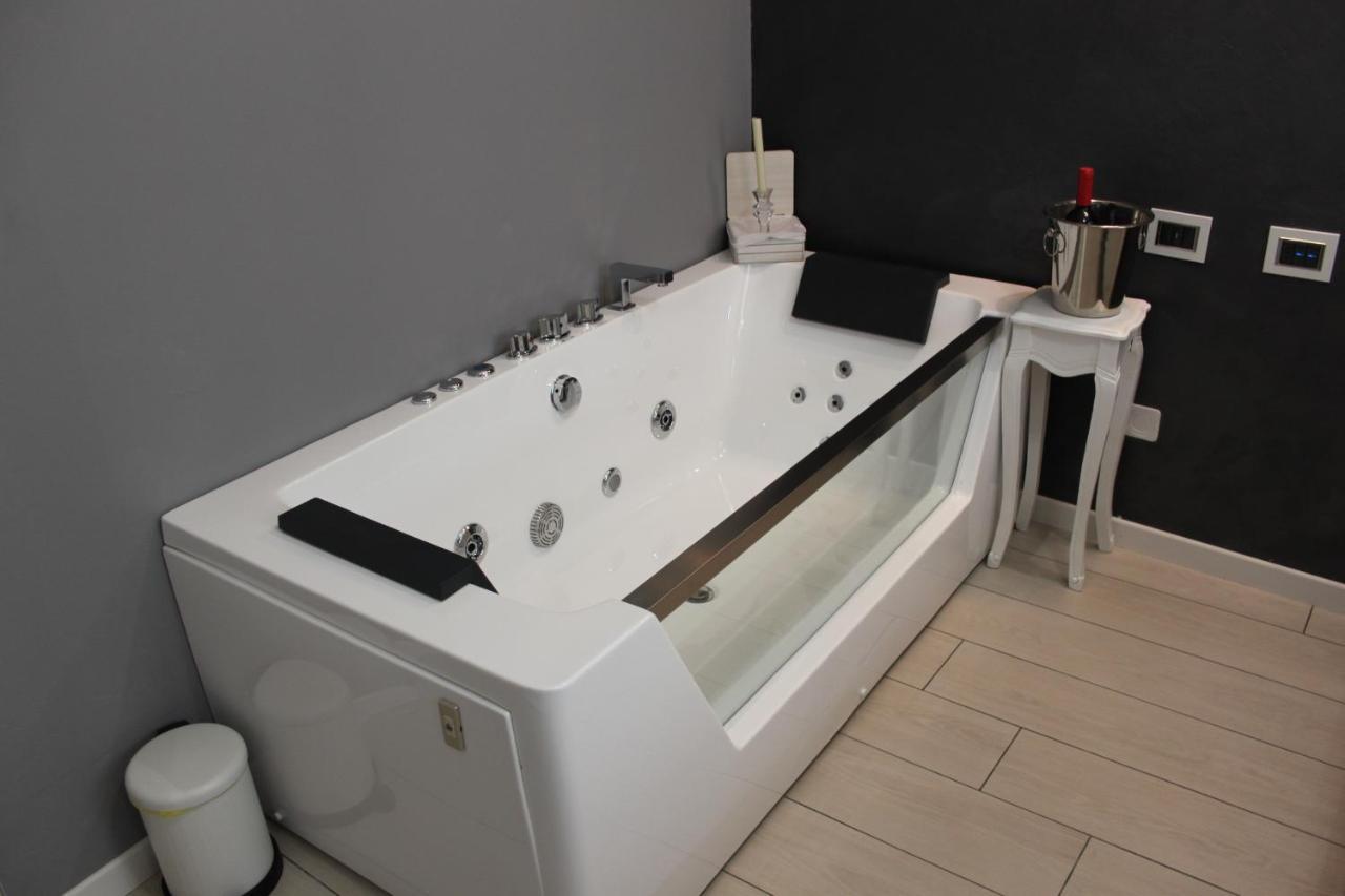 Appartamento Jacuzzi By Parmacentro *